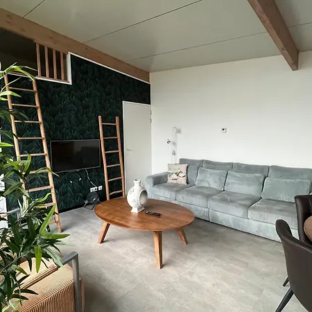 Beach Lodge *